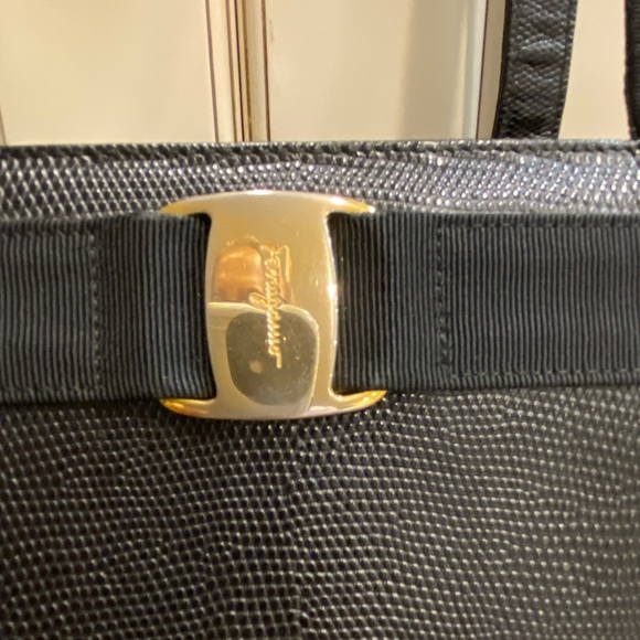 Salvatore Ferragamo black tote with matching wallet - Picture 9 of 13